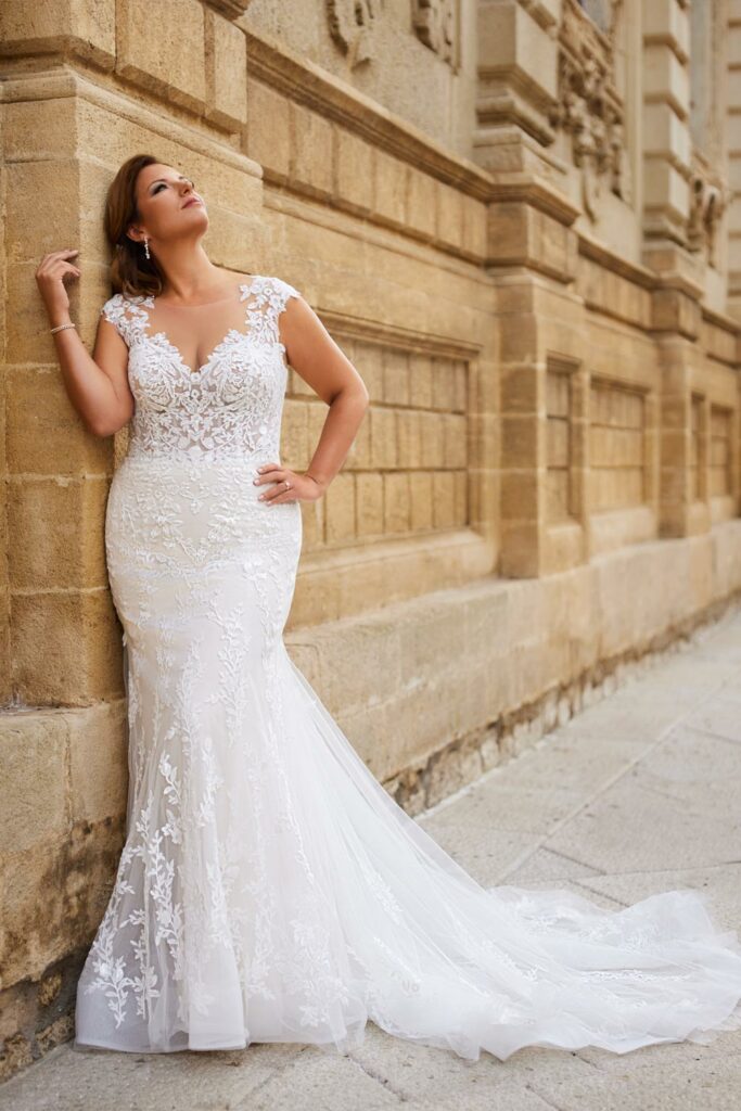 Brautkleider in großen Größen: Hochzeitskleider in Übergröße