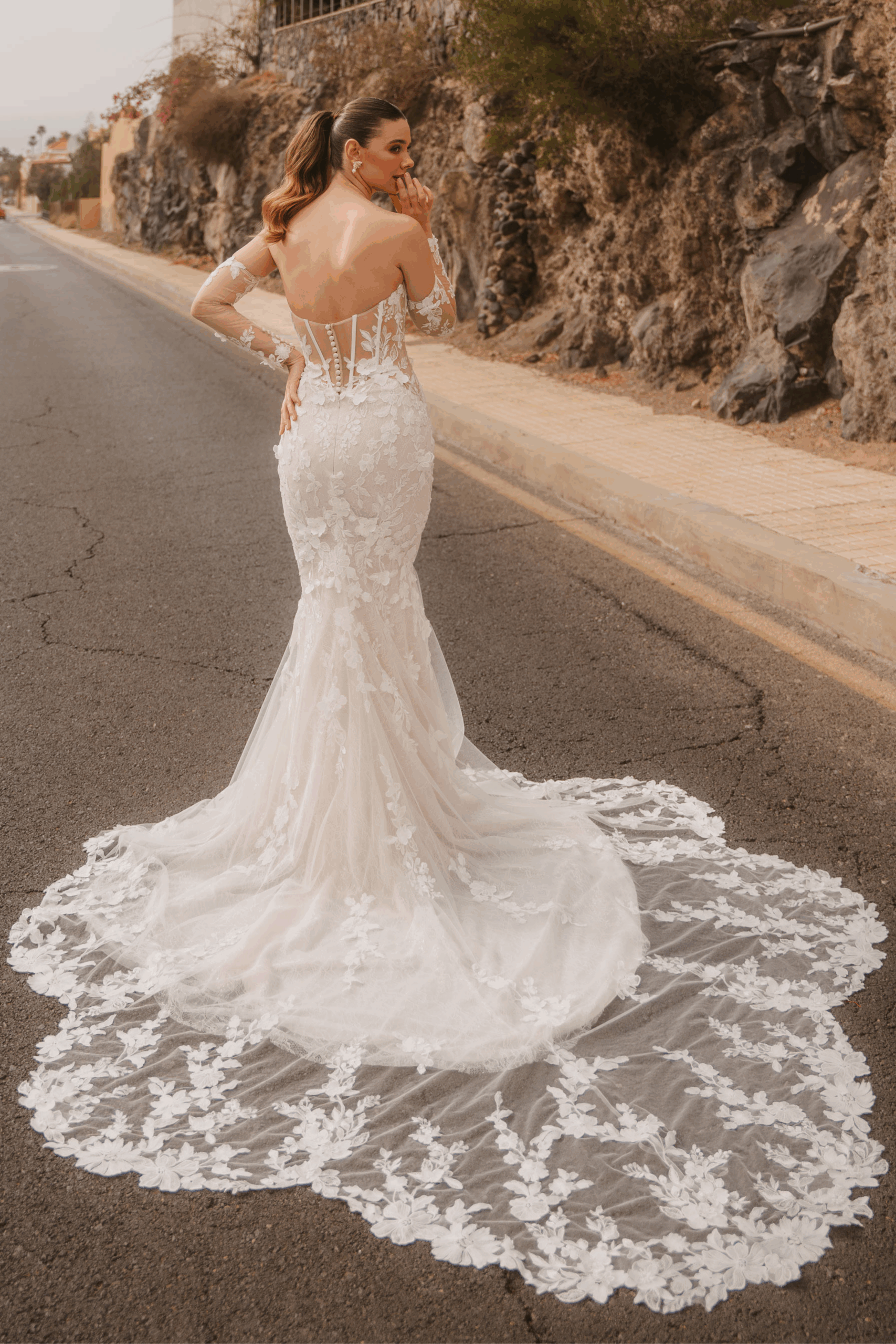 Brautkleid 76386 โ Bild 2