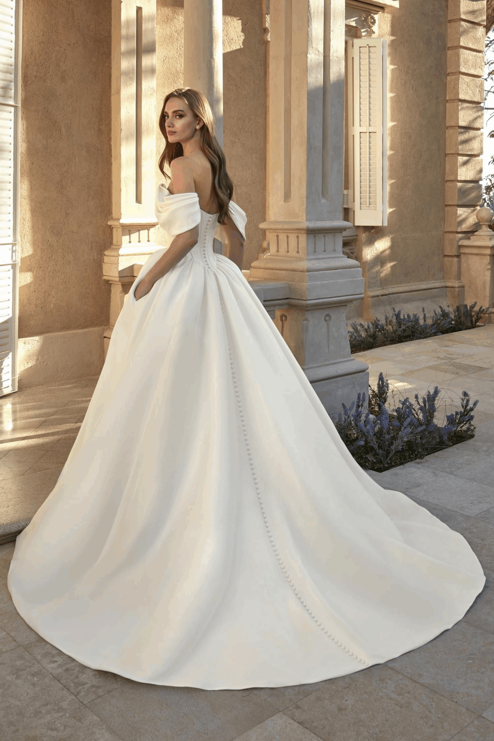 Brautkleid 76576 โ Bild 2
