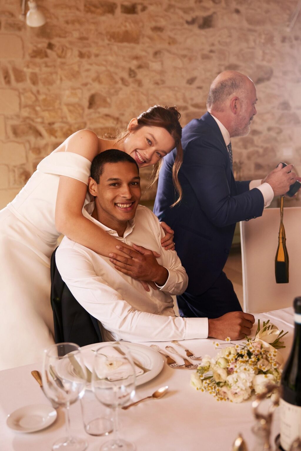 Top 5 BräutigamTrends für die Hochzeitssaison 2025 Brautmode