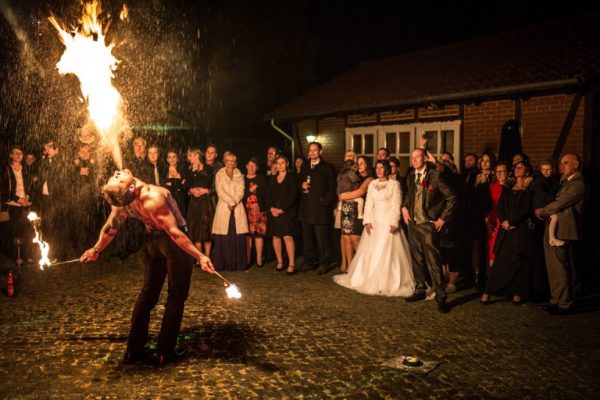 feuer spucker 800x800
