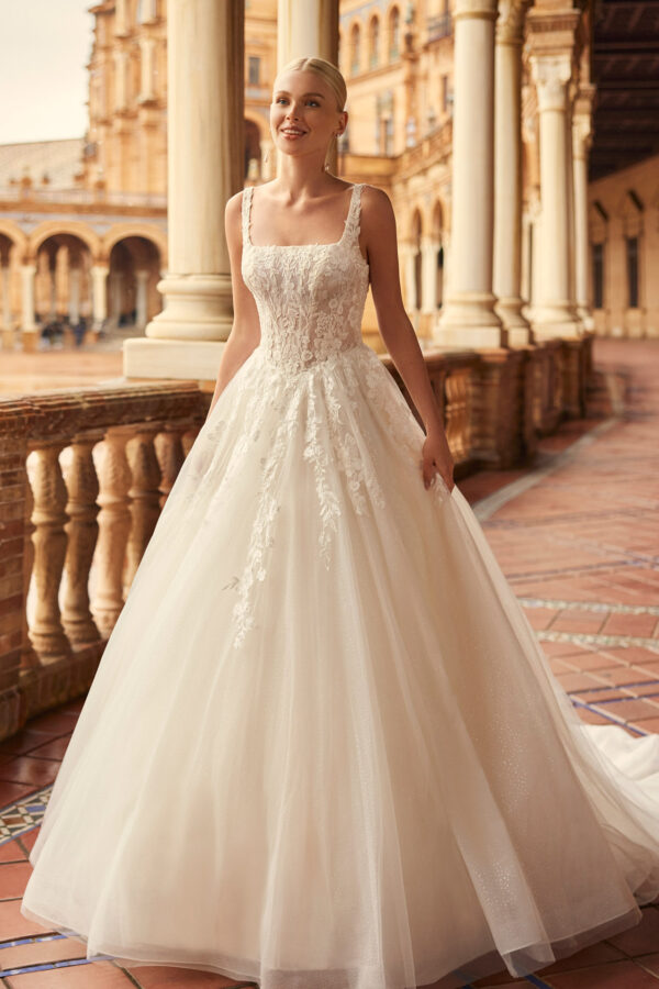 Aire Barcelona Brautkleid im Schnitt Prinzessin