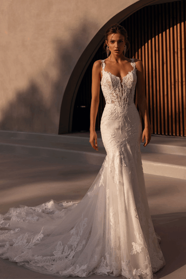 Demetrios Brautkleid im Schnitt Fit and Flare
